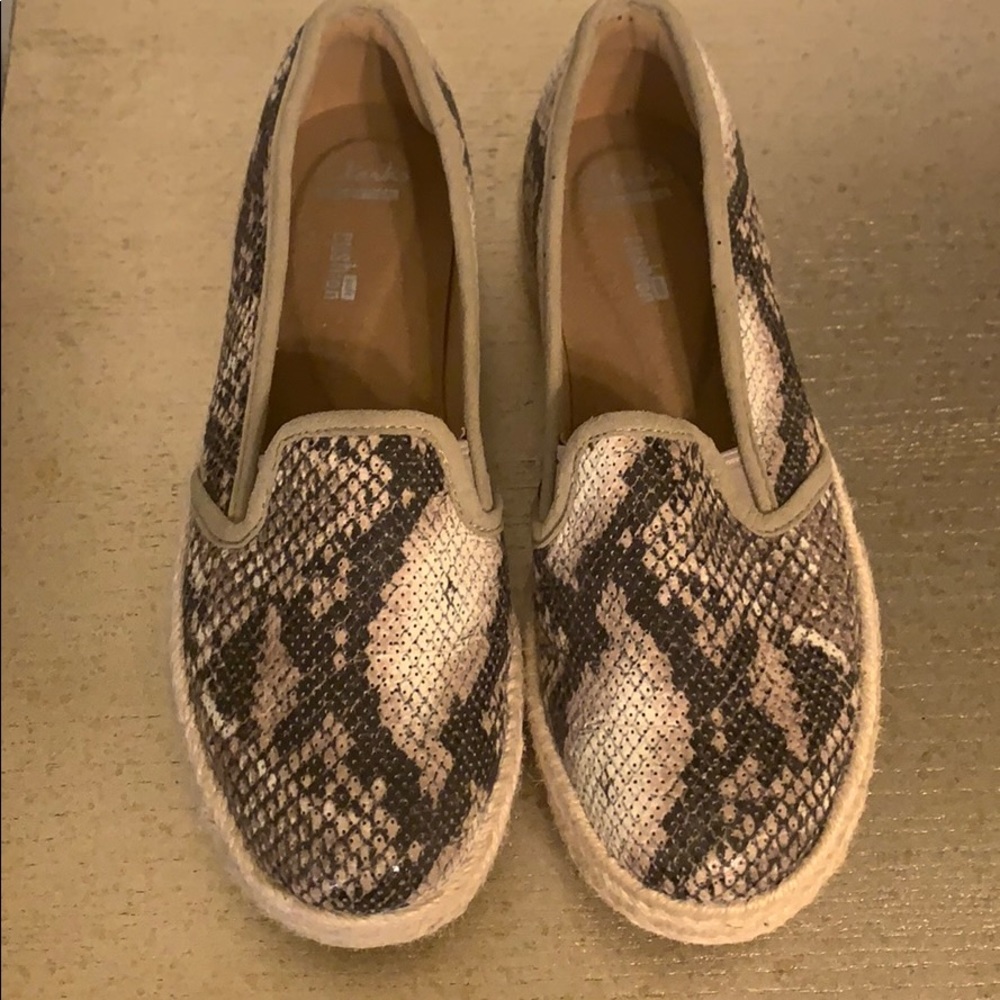 Snake print casual slip ons